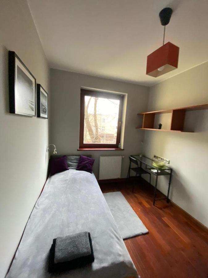 Niewielki Pokoj Jedno Lub Dwuosobowy W Duzym Mieszkaniu W Gdansk Wrzeszcz Ul Smoluchowskiego Kolo Akademii Medycznej - Cooliving Exteriör bild